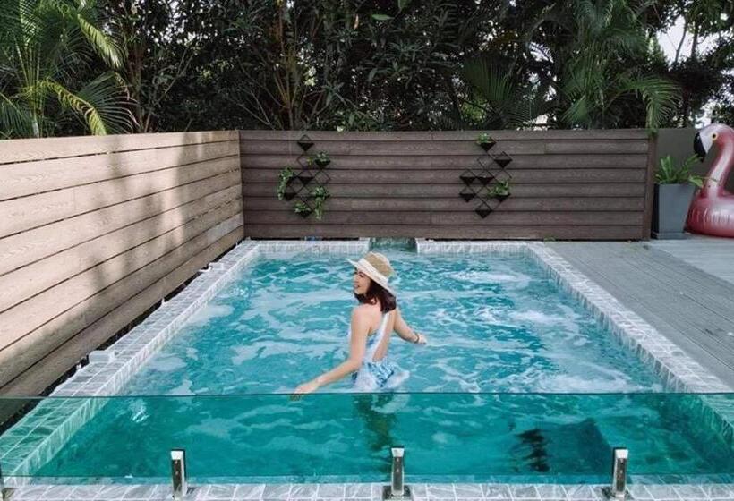 ویلای یک اتاق خوابه با استخر شنا, Veravian Resort