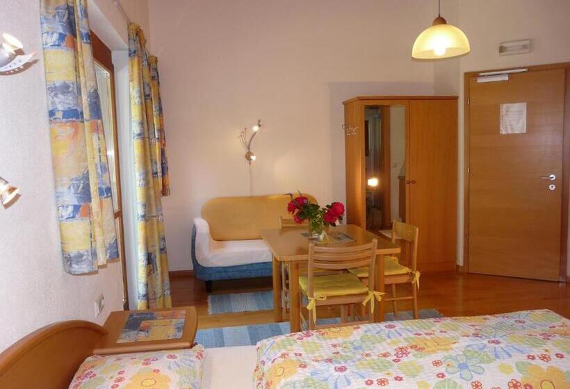 Comfort studio with terrace, B & B Apartments Ortlerblick