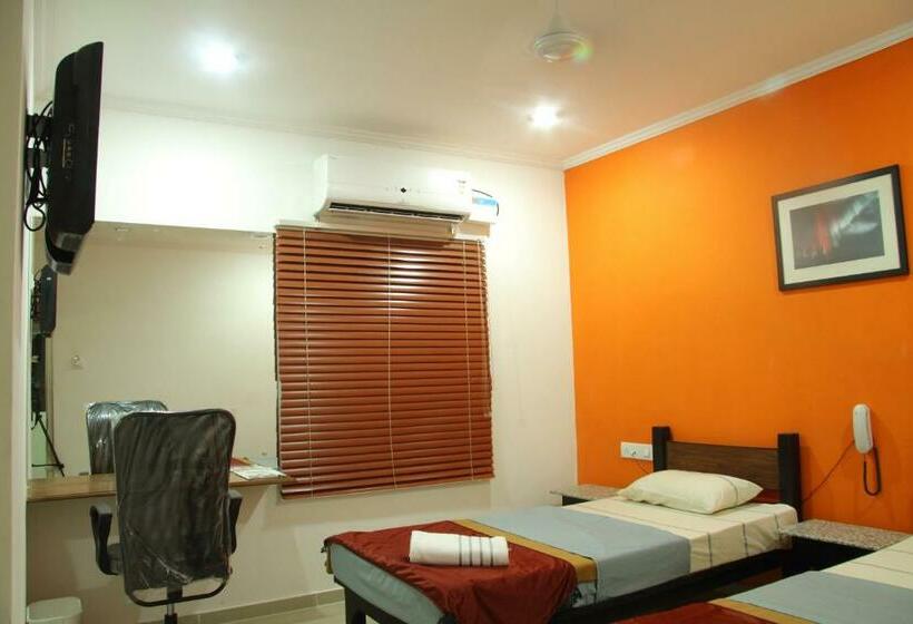 Quarto Deluxe, Deccan Comforts