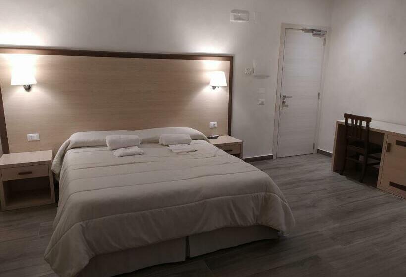 Chambre Standard, Holiday