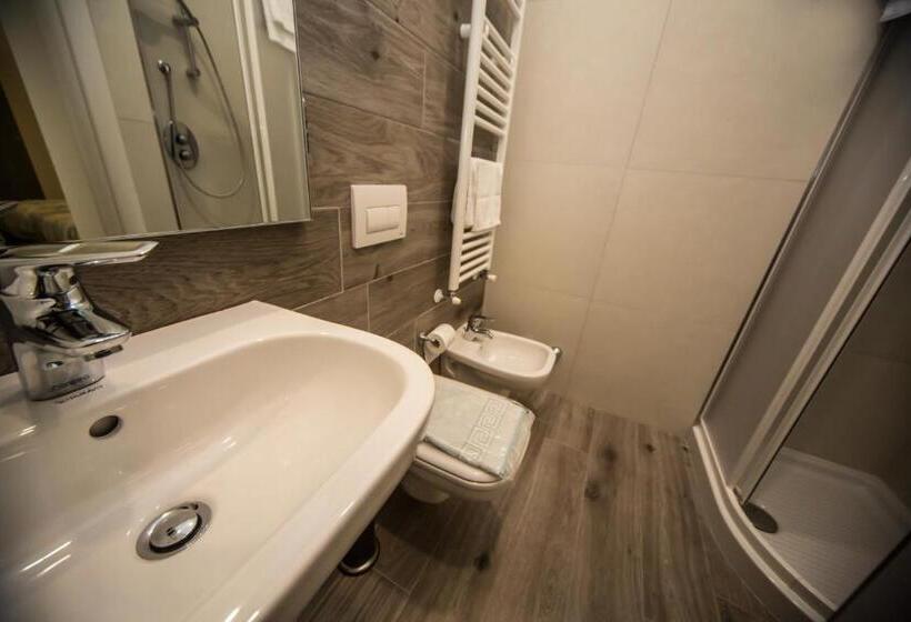 Номер Стандарт, B&b Corte Sul Naviglio Cin I T 0 1 5 0 7 0 C 1 3 X U I L Q C V