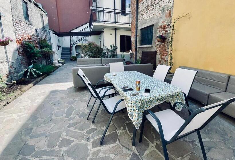 Номер Стандарт, B&b Corte Sul Naviglio Cin I T 0 1 5 0 7 0 C 1 3 X U I L Q C V