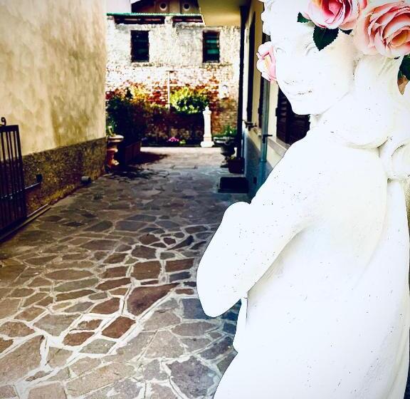 스탠다드 룸 킹사이즈 침대, B&b Corte Sul Naviglio Cin I T 0 1 5 0 7 0 C 1 3 X U I L Q C V