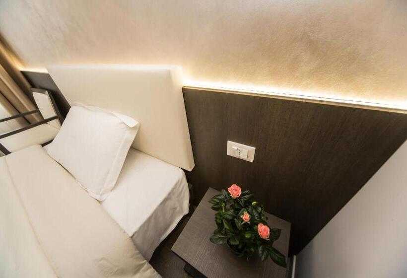 Стандартный Номер Кровать Кинг, B&b Corte Sul Naviglio Cin I T 0 1 5 0 7 0 C 1 3 X U I L Q C V