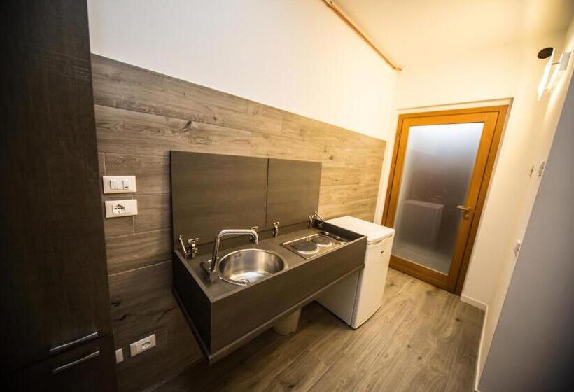 스탠다드 룸 킹사이즈 침대, B&b Corte Sul Naviglio Cin I T 0 1 5 0 7 0 C 1 3 X U I L Q C V