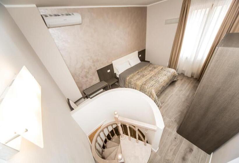 Стандартный Номер Кровать Кинг, B&b Corte Sul Naviglio Cin I T 0 1 5 0 7 0 C 1 3 X U I L Q C V
