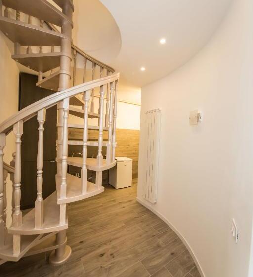 Стандартный Номер Кровать Кинг, B&b Corte Sul Naviglio Cin I T 0 1 5 0 7 0 C 1 3 X U I L Q C V