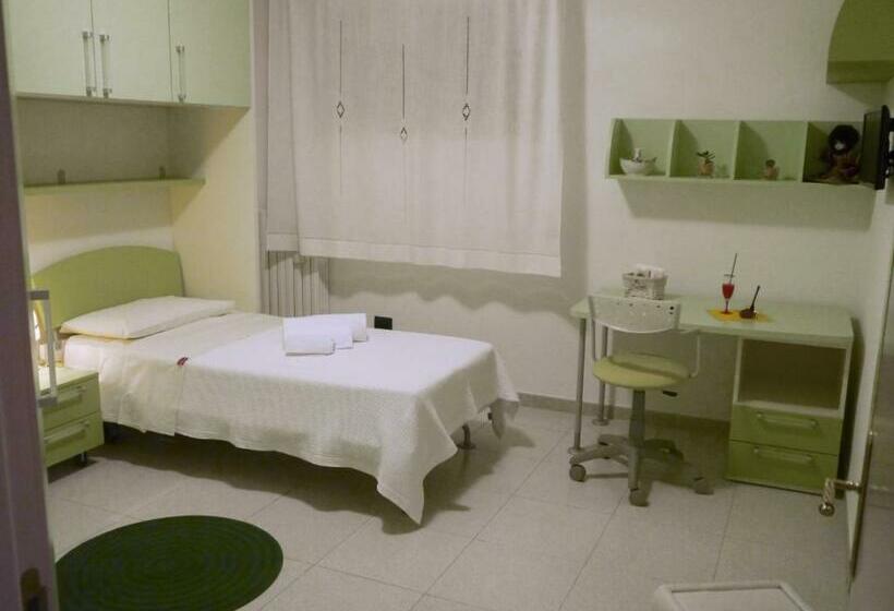 غرفة قياسية فردية حمام مشترك, B&b Le Dive