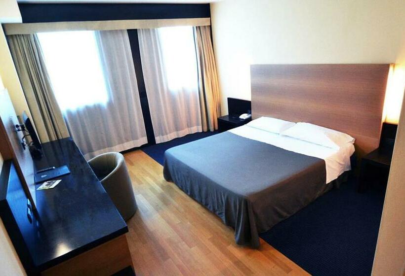 اتاق استاندارد یک نفره, Golf Hotel Milano