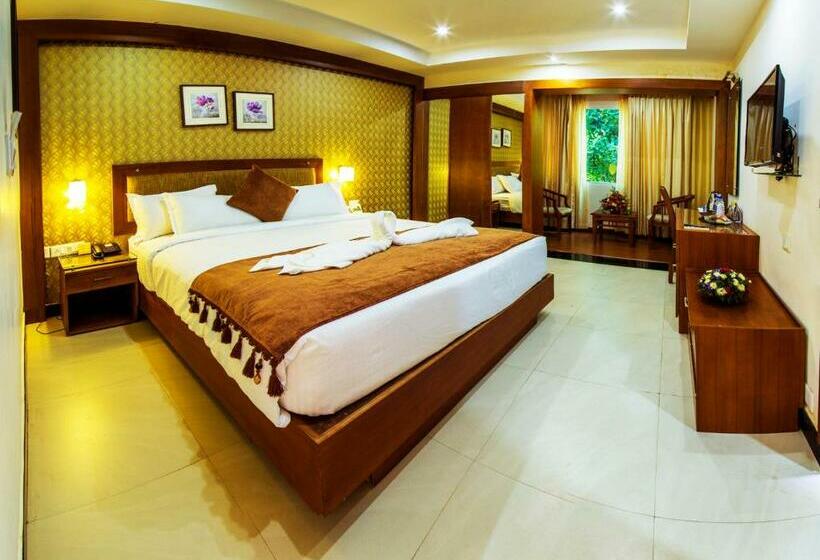디럭스 룸, Hill Palace Hotel & Spa