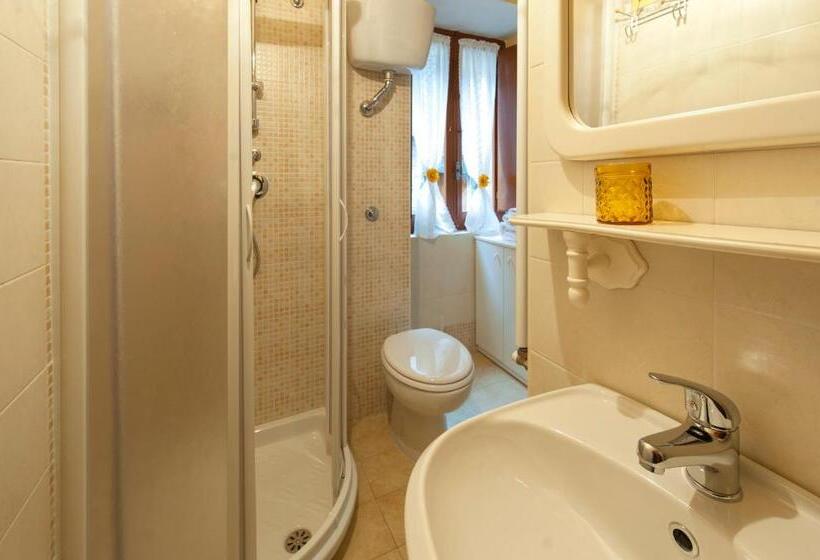 バルコニー付スタンダード４ベッドルーム, La Casa Dei Nonni B&b