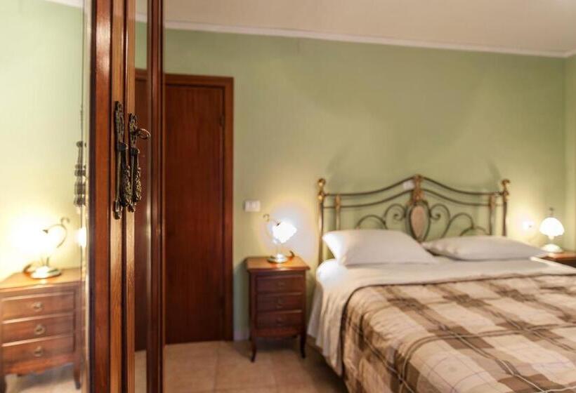 Standard room with outdoor bath, La Casa Dei Nonni B&b
