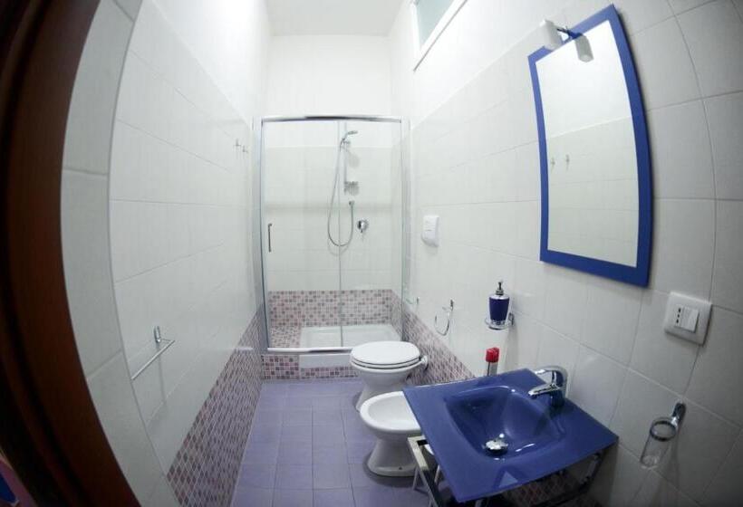 اتاق اکونومی, B&b Acquamarina