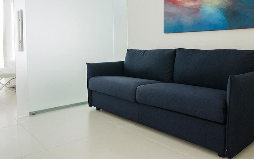 اتاق استاندارد سه نفره, Portopalosuite