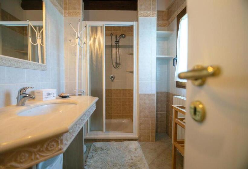 اتاق لوکس, B&b Villa Adriana