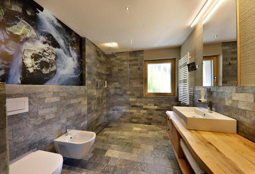Номер Стандарт, Ratschingserhof