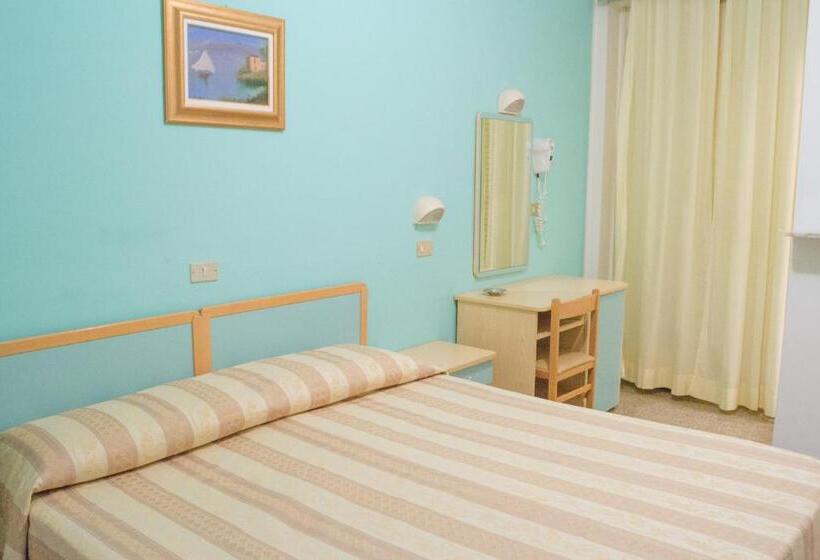 Quarto Estandar com Sacada, Solmar