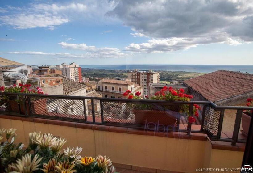 اتاق کلاسیک سه تخته, I Tetti Di Girgenti