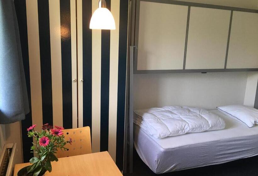 Номер Стандарт Четырехместный Совместный Санузел, Poppelgaarden Rømø   Hostel