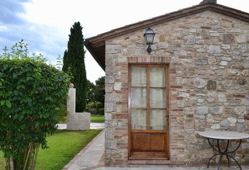 Номер Стандарт, Castello Delle Serre
