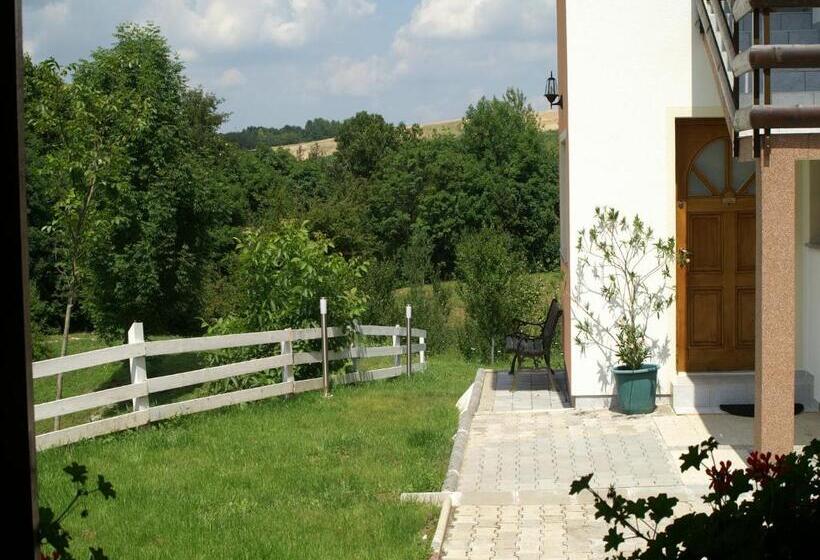Апартаменты 1 Спальня с Террасой, Bed & Breakfast Helena