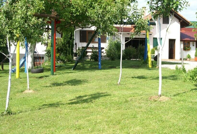 Дом 1 Спальня, Bed & Breakfast Helena