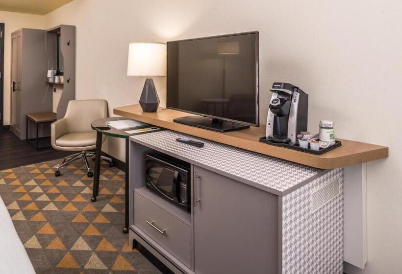 Номер Стандарт Кровать Кинг Адаптированный для Инвалидов, Holiday Inn Joplin, An Ihg