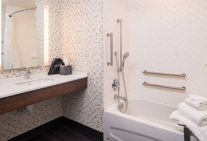 Номер Стандарт Адаптированный для Инвалидов, Holiday Inn Joplin, An Ihg