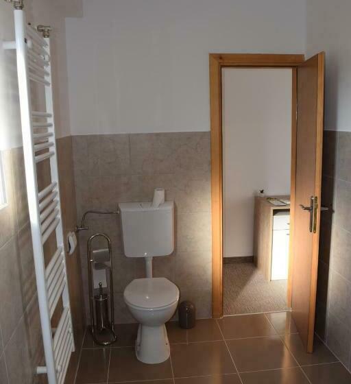 اتاق استاندارد با چشم‌انداز باغ, London Rooms Zagreb Airport