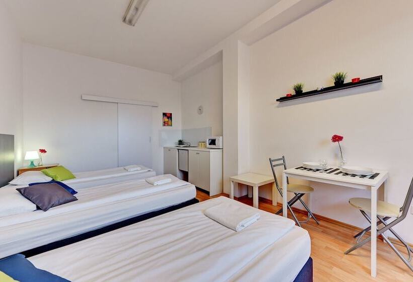 חדר סטנדרט לשלושה, Nice Rooms   Pokoje Gościnne