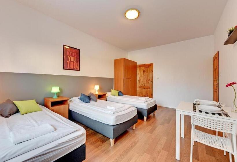 Pokój Standard Trzyosobowy, Nice Rooms   Pokoje Gościnne