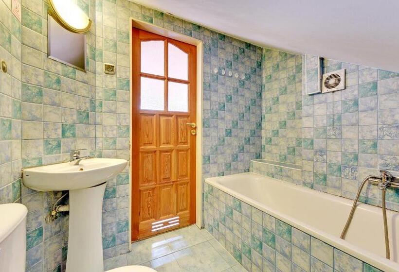 Pokój Czteroosobowy Standard, Nice Rooms   Pokoje Gościnne