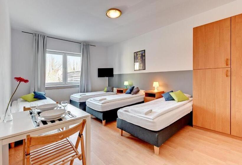 Pokój Czteroosobowy Standard, Nice Rooms   Pokoje Gościnne