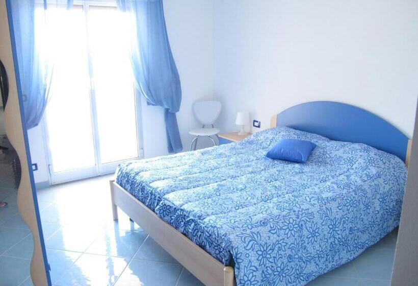 اتاق استاندارد با بالکن, Miramare
