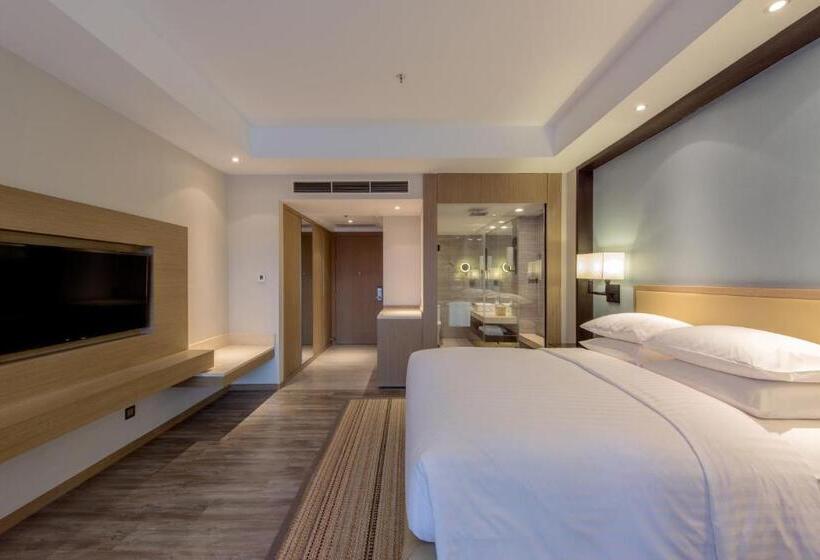 带大床的豪华间, Courtyard By Marriott Siem Reap Resort