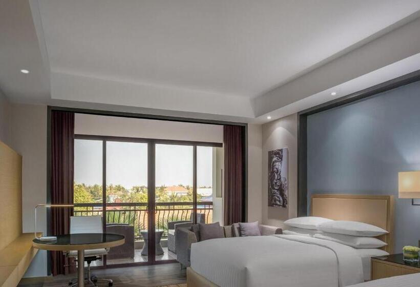 带泳池观景的豪华房, Courtyard By Marriott Siem Reap Resort