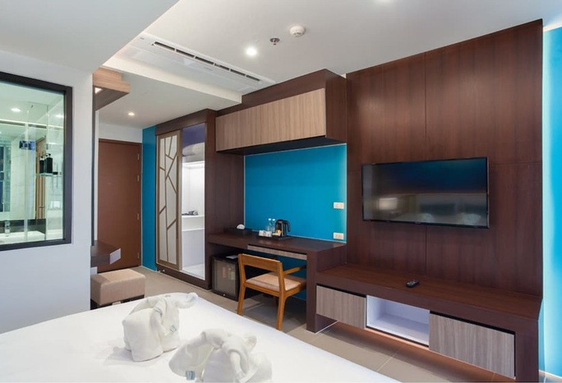 디럭스 룸, The Marina Phuket