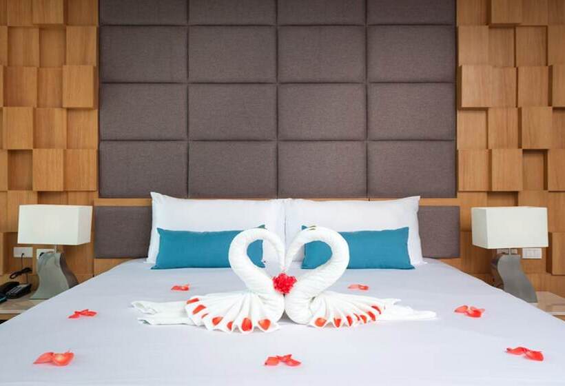 디럭스 룸, The Marina Phuket