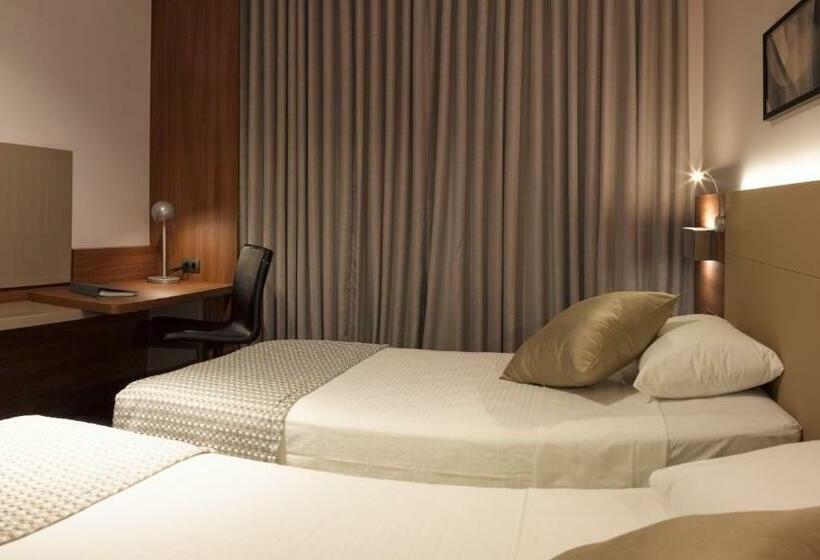 Номер Superior, Jl Hotel By Bourbon