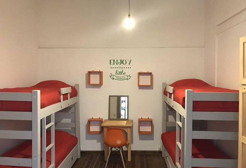 共用房间的床, Student’s Hostel