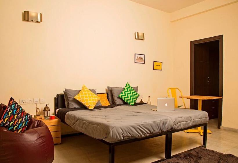 Номер Deluxe, Zostel South Delhi   Hostel