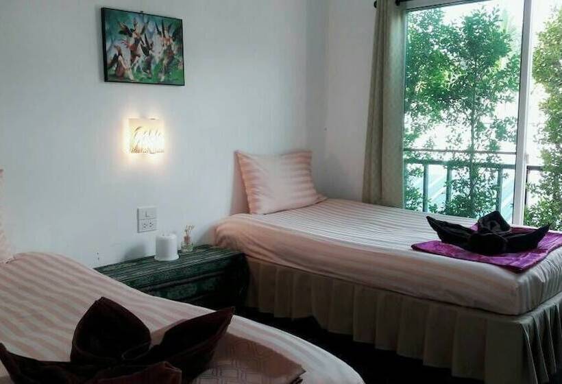 اتاق استاندارد با سرویس بهداشتی مشترک, Decho Hostel