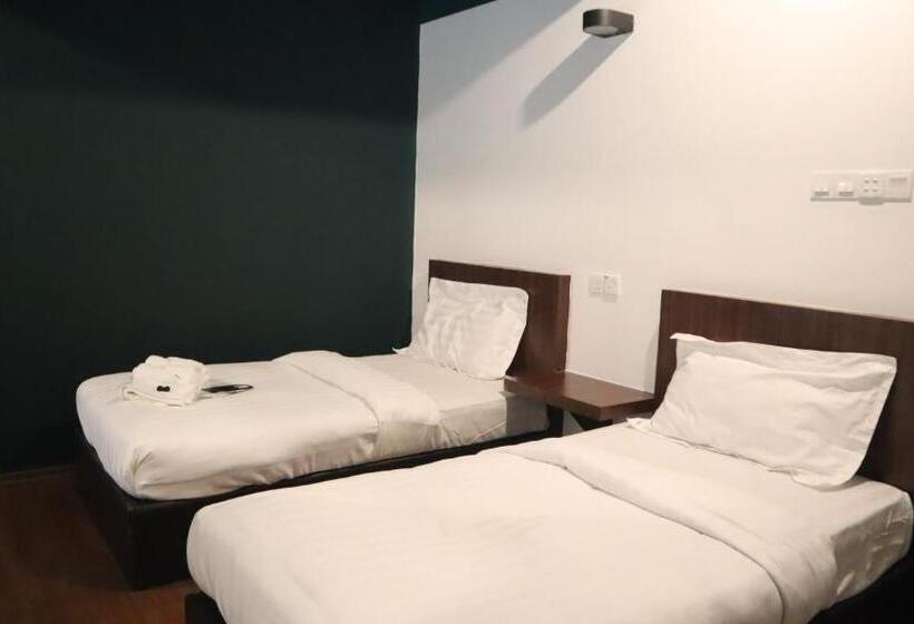 Номер Стандарт, Room V At Kluang Parade