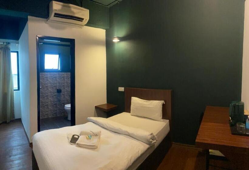 اتاق استاندارد یک نفره, Room V At Kluang Parade