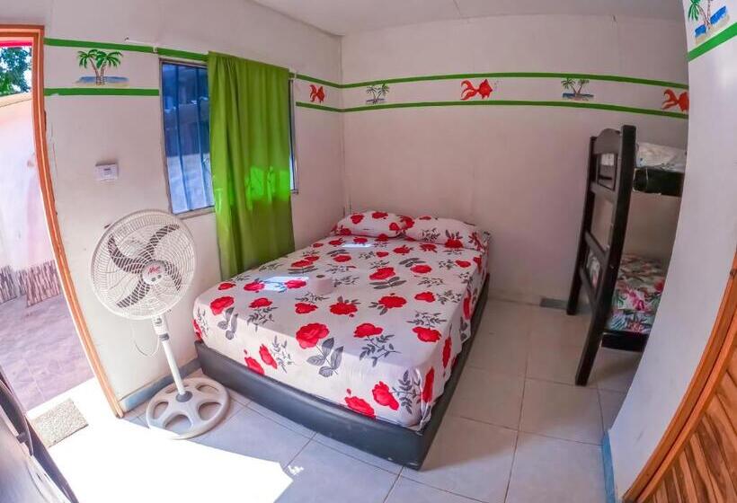 غرفة قياسية رباعية, Palomino Hostel