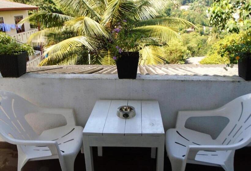 Standard-huone Parveke, Kandy Mountain Cottage