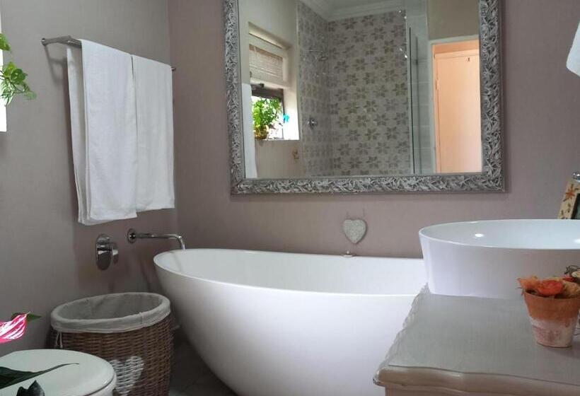 Family Suite, Villa Roc Guesthouse   Solar Power