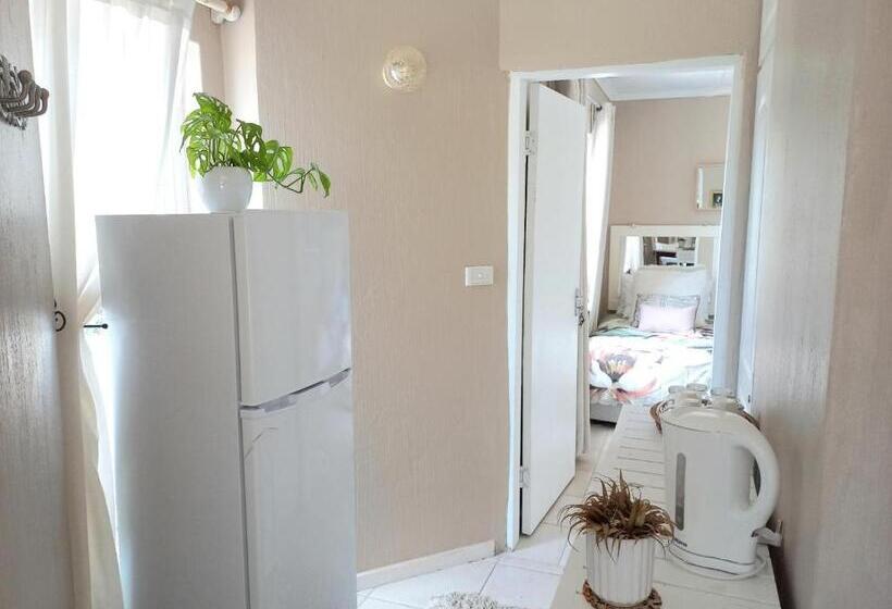Family Suite, Villa Roc Guesthouse   Solar Power