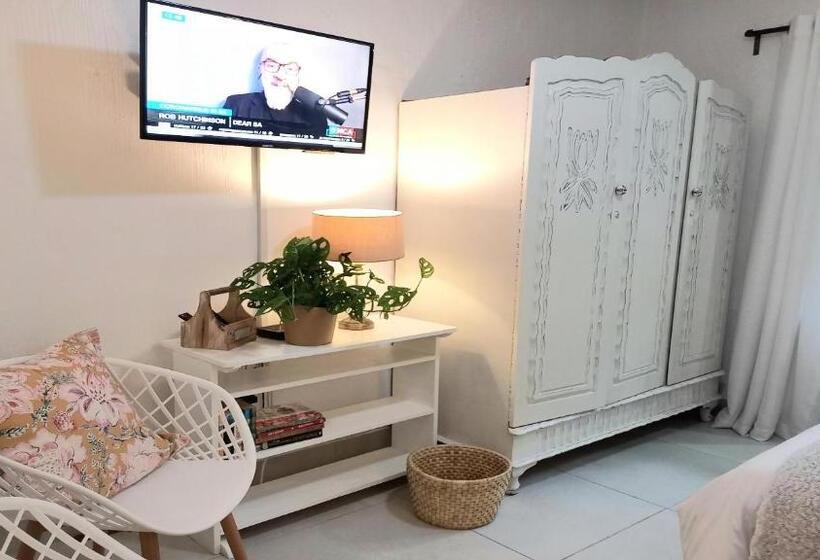 Номер Стандарт, Villa Roc Guesthouse   Solar Power