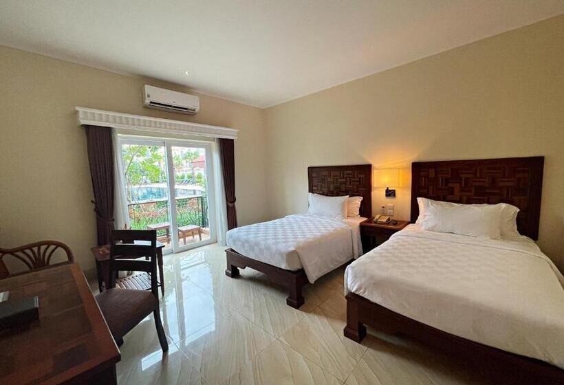 Номер Стандарт Вид на Бассейн, Sokha Palace Siem Reap